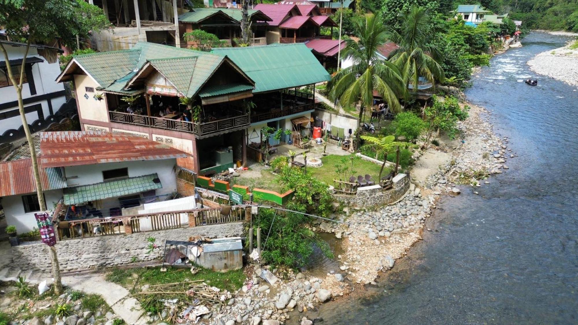 Sam'S Bungalows And Treks Bukit Lawang Kültér fotó
