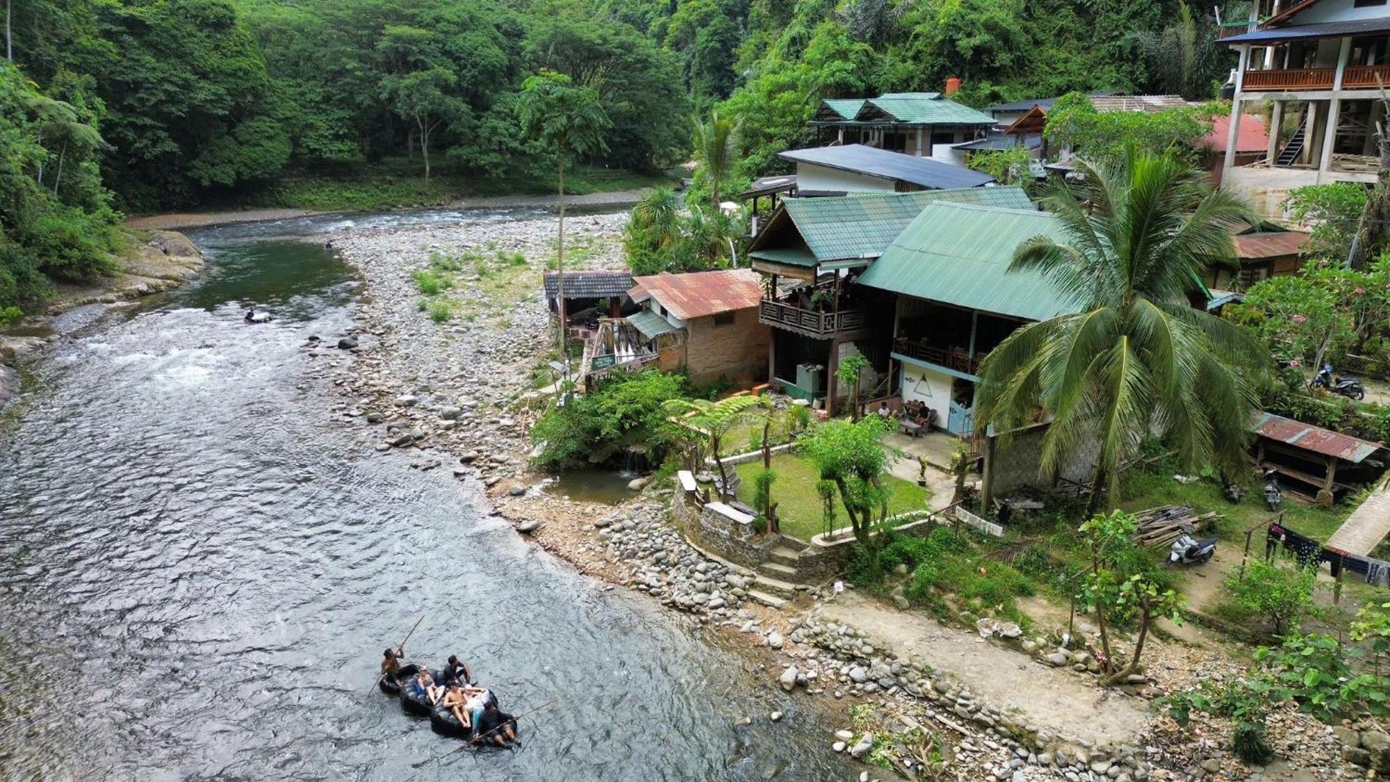 Sam'S Bungalows And Treks Bukit Lawang Kültér fotó