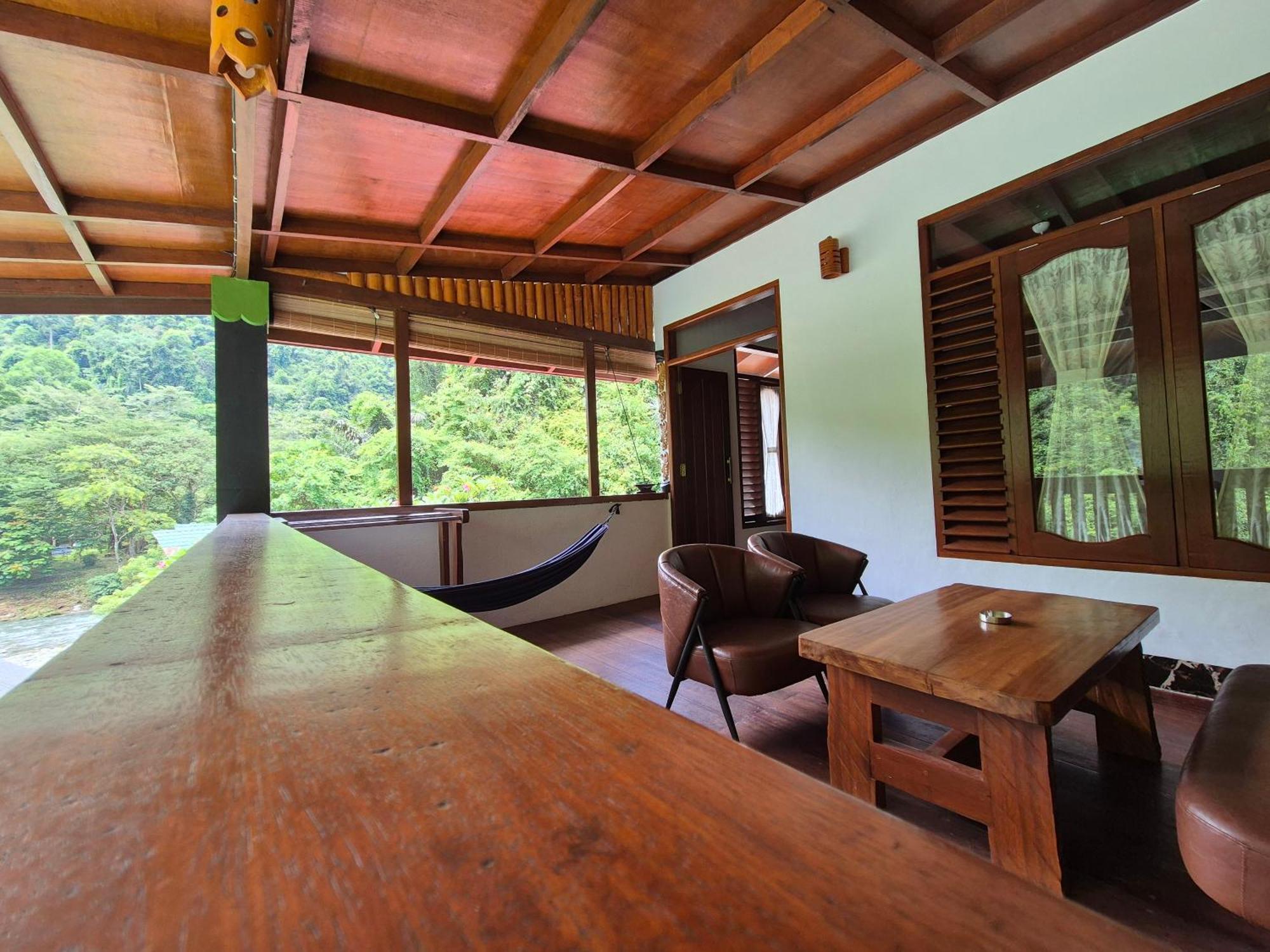 Sam'S Bungalows And Treks Bukit Lawang Kültér fotó