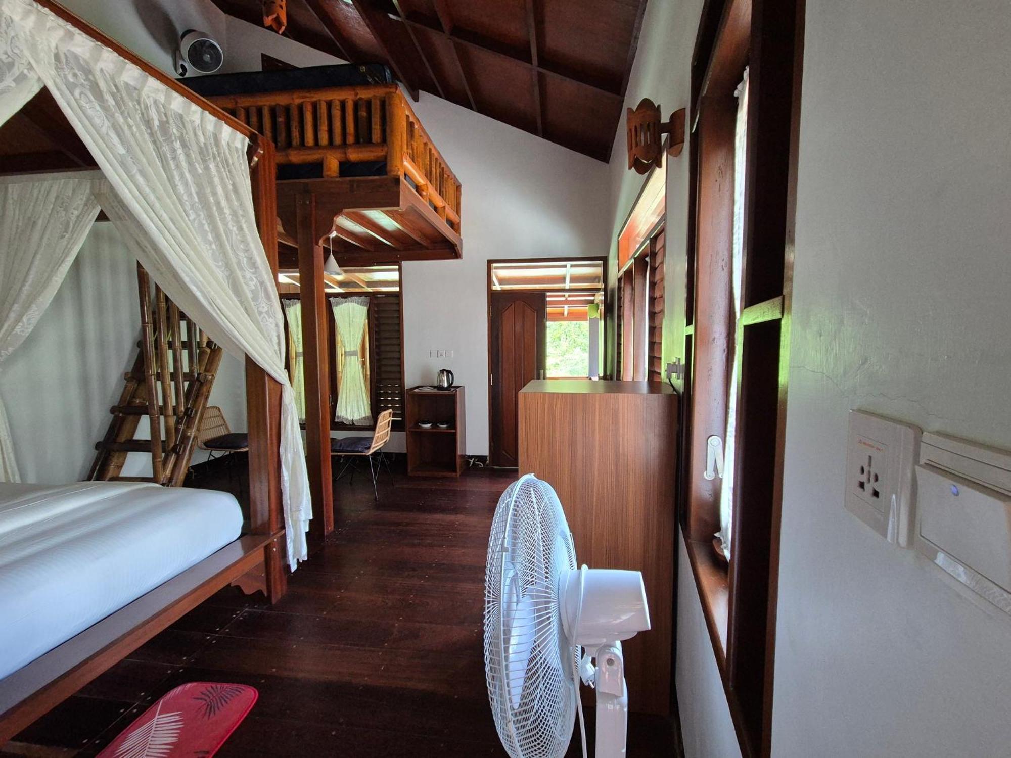 Sam'S Bungalows And Treks Bukit Lawang Kültér fotó