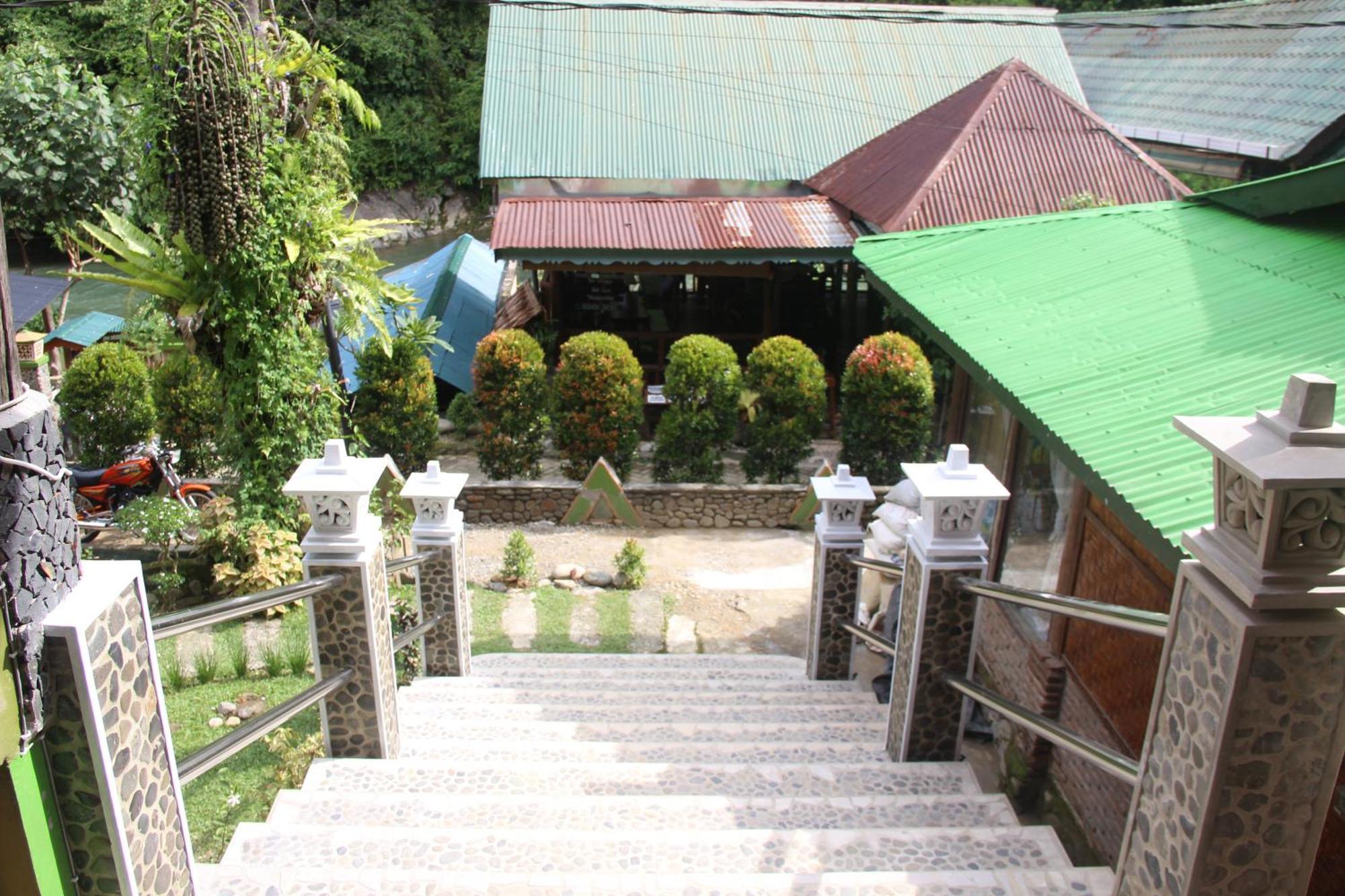 Sam'S Bungalows And Treks Bukit Lawang Kültér fotó