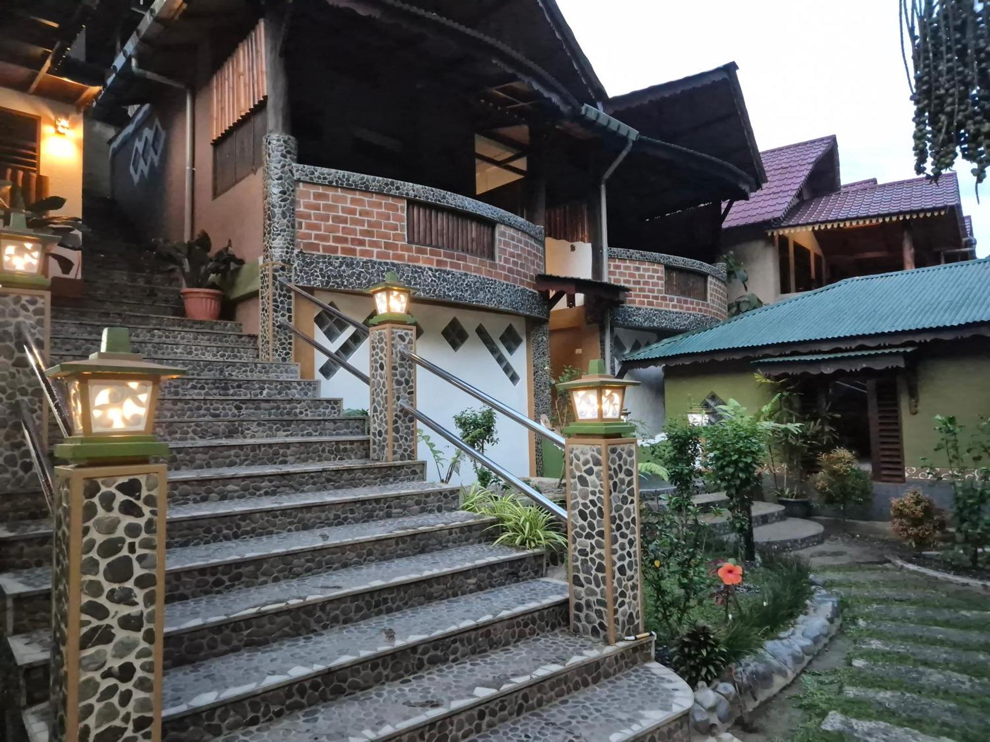 Sam'S Bungalows And Treks Bukit Lawang Kültér fotó